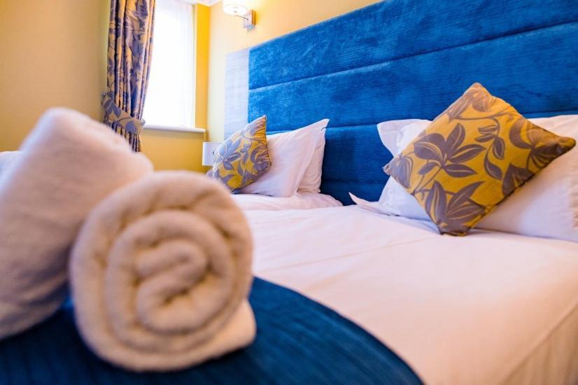 Stonecross Manor Hotel 4*